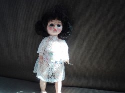 8'' GINNY TYPE SAUCY WALKER STRT LEG DARK HAIR DOLL #1691